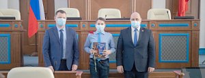 Севастопольские полицейские участвовали в церемонии вручения паспортов граждан Российской Федерации юным жителям города