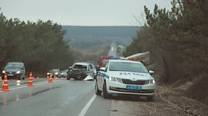 На автодороге «Ялта-Севастополь» в ДТП погиб один водитель, второй получил травмы