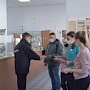 В Севастополе полицейские обучают сотрудников и посетителей почты противодействовать дистанционным мошенникам