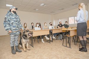 Севастопольские студенты стали слушателями антинаркотической лекции «С наркотиками нам не по пути»