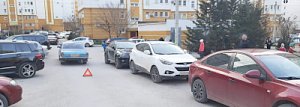 В Севастополе восьмилетний мальчик попал под колеса автомобиля, выбежав на проезжую часть из-за стоящего транспорта