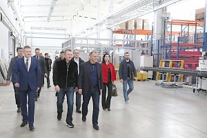 Владимир Константинов посетил предприятие по производству автомобилей оперативных служб и коммунального хозяйства