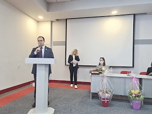 Сергей Трофимов поздравил нотариусов с профессиональным праздником
