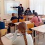 Сотрудники ГИБДД Севастополя продолжают проводить обучающие занятия для детей в школах