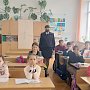 В преддверии летних каникул сотрудники Госавтоинспекции Красногвардейского района провели для школьников «Единые уроки безопасности дорожного движения»