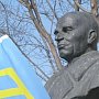 Симферопольские власти бережно сохраняют памятник, установленный меджлисовцами в центре крымской столицы