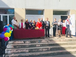 Игорь Аржанцев поздравил учащихся с окончанием учебного года