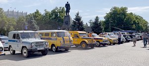 В Севастополе на главной городской площади наградили лучших сотрудников Госавтоинспекции