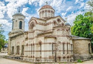 Шалманы превыше куполов или как в Керчи гибнет самый древний храм России