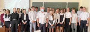Сотрудники ГИБДД Севастополя проводят обучающие занятия по ПДД для школьников города