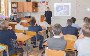 В преддверии осенних каникул севастопольские полицейские провели профилактические беседы со школьниками