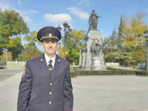 Стартовало финальное голосование за самого «Народного участкового» страны! Поддержите участника от Крыма - майора полиции Дмитрия Скалозубова! Голосуйте!