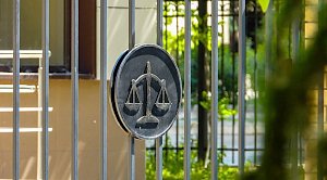 Суд смягчил наказание получившему взятку экс-сотруднику Госстройнадзора Крыма