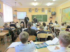 Севастопольские полицейские продолжают проводить профилактические мероприятия со школьниками