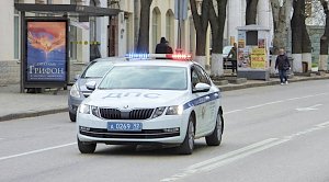 В Севастополе проводят проверку по факту парковки BMW на крыше ДОТа
