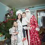 В Севастополе Полицейский Дед Мороз продолжает поздравлять детей с наступающим Новым годом