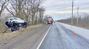 Один человек погиб и пятеро пострадали в разбившемся микроавтобусе под Джанкоем