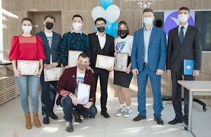 Севастопольские полицейские наградили студентов, участвующих в проекте «Киберагенты информационной безопасности»