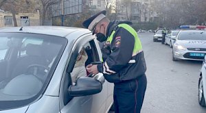 Сотрудники ГИБДД Севастополя продолжают контролировать следование правилам перевозки детей в автомобиле