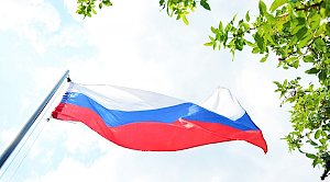 Школы Севастополя будут начинать неделю с поднятия флага и исполнения гимна России