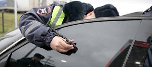 В Севастополе инспекторы ДПС выдали четырём водителям требования по устранению не соответствующей нормам тонировки