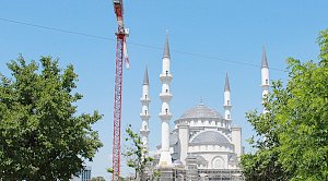 Соборную мечеть в Симферополе обещают закончить к 1 июля 2023 года
