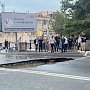 Часть моста через Салгир обрушилась на улице Толстого в Симферополе