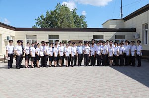 В Севастополе сотрудникам органов внутренних дел, получившим первые и новые специальные звания, вручили новые погоны