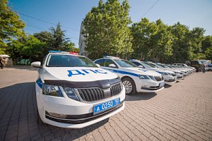 В Севастополе сотрудники ДПС задержали пьяного водителя с поддельным служебным удостоверением