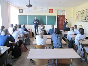 Севастопольские полицейские продолжают проводить разъяснительную работу с несовершеннолетними