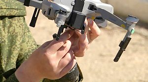 Мобилизованные крымчане учатся применять дроны в бою