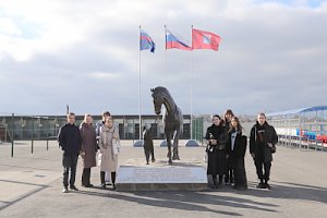 В Севастополе полицейские кавалеристы участвовали в акции «Студенческий десант»