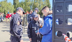 Полицейские обеспечили охрану общественного порядка во время церемонии перезахоронения останков защитников города Севастополя 1941-1944 годов