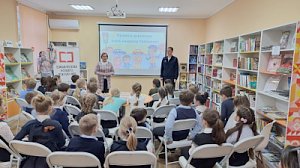 Сотрудники Госавтоинспекции Севастополя продолжают серию профилактических занятий по ПДД для школьников
