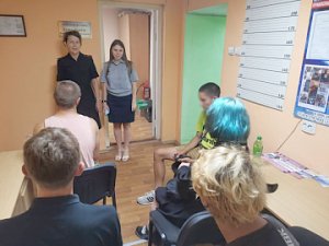 Севастопольские полицейские провели с подростками, осужденными к наказаниям, не связанным с лишением свободы, профилактическую беседу