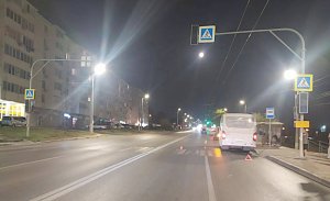 В Севастополе женщина и её 8-летняя дочь стали участниками ДТП на пешеходном переходе