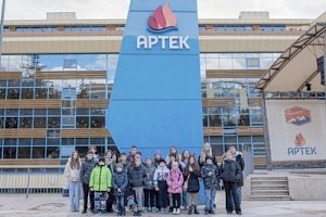 Дети сотрудников УМВД России по г. Севастополю посетили Новогоднюю ёлку в Международном детском центре «Артек»