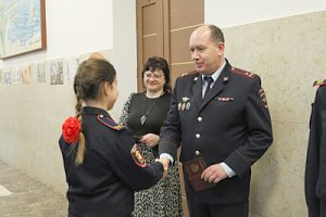 Севастопольские полицейские участвовали в церемонии вручения первых паспортов граждан Российской Федерации кадетам органов внутренних дел и школьникам