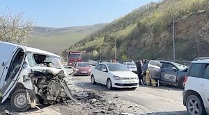 Два человека погибли в лобовом ДТП на трассе Ялта – Севастополь