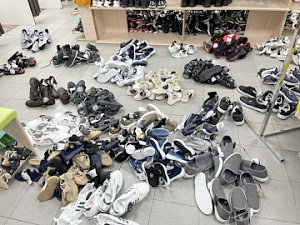 В Севастополе полиция проводит дознание по уголовному делу о незаконном сбыте немаркированной обуви