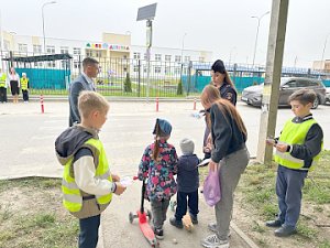 Сотрудники Госавтоинспекции Севастополя провели рейды «Детское автокресло» и «Пешеходный переход, СИМ»