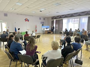 Сотрудники Госавтоинспекции Севастополя провели для школьных педагогов семинар по безопасности дорожного движения