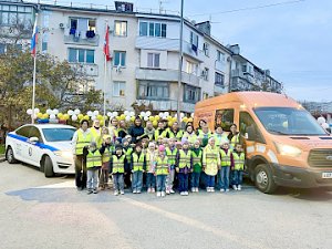 Госавтоинспекторы продолжают акцию «Засветись, Севастополь!»